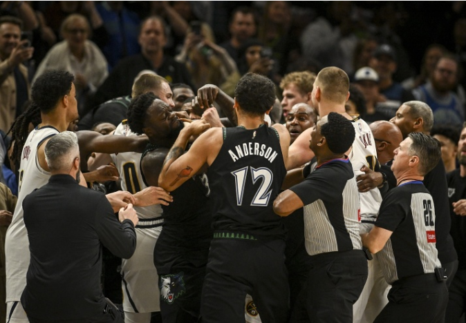 开云体育下载公司-NBA官宣掘狼冲突罚单：约基奇罚5万兰德尔罚3.5万 无人被禁赛